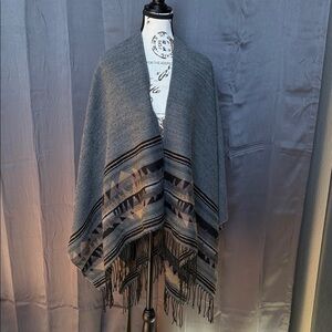 Urban CoCo Gray Grey Aztec Patterned Shawl with Fringe